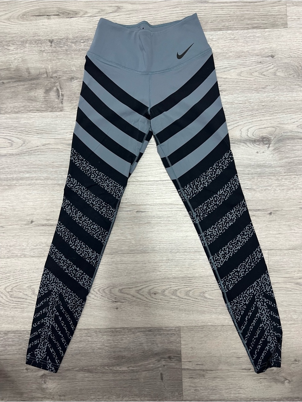 Nike Dri-FIT Leggings XS Gray Black Elephant Print Chevron